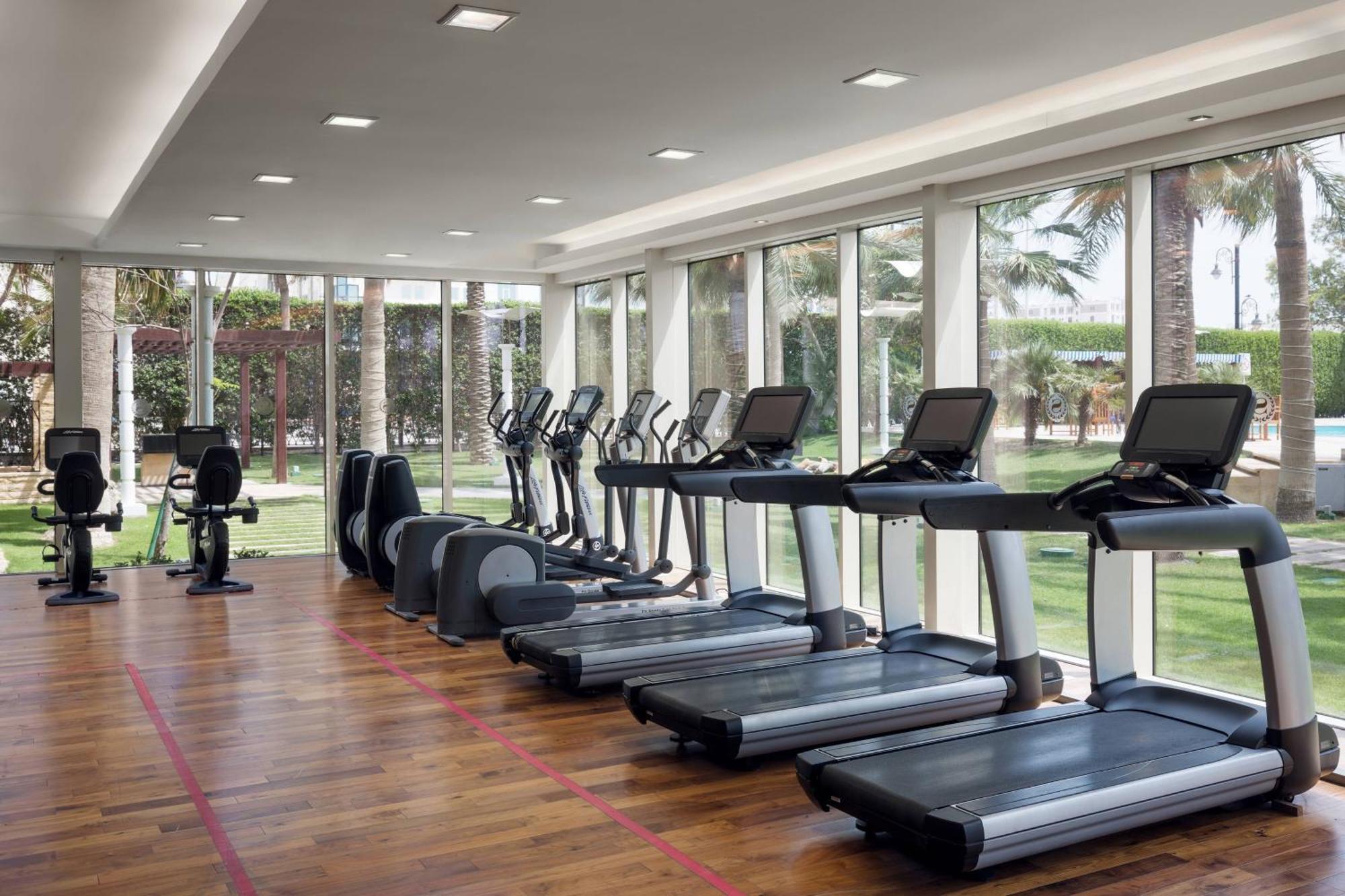 Sheraton Dammam Hotel & Convention Centre Экстерьер фото The gym at the Jumeirah Beach Hotel
