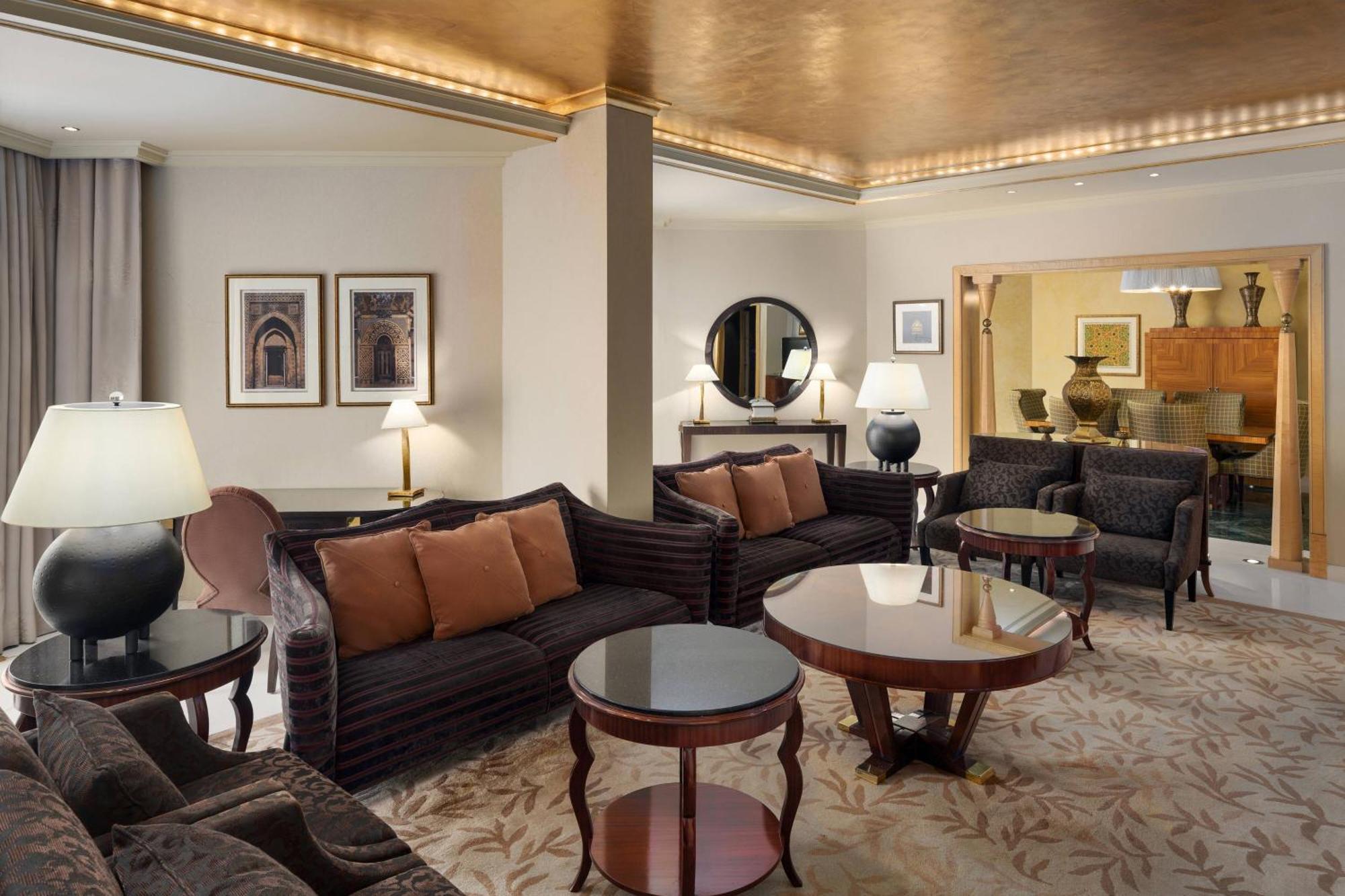 Sheraton Dammam Hotel & Convention Centre Экстерьер фото The Drawing Room